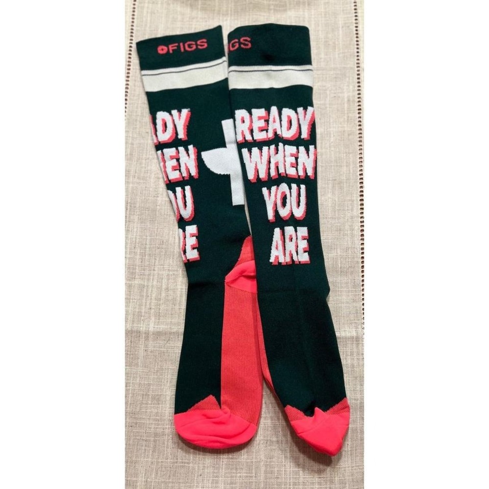 New FIGS ArchTech "Ready When You Are" Compression Socks Medium